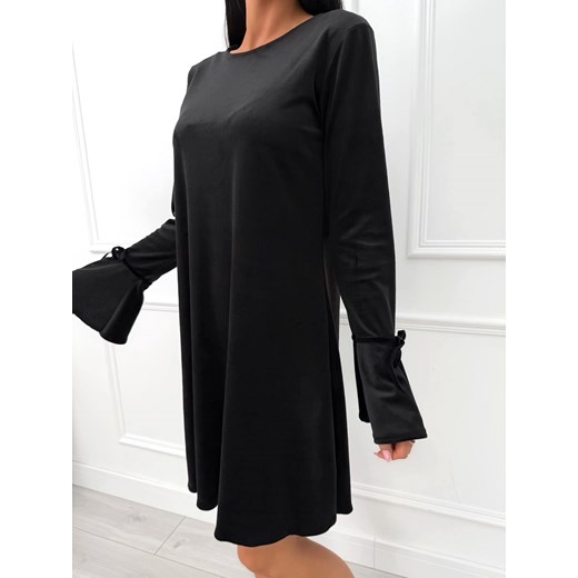 Czarna Trapezowa Sukienka Modnakiecka.pl 44 ModnaKiecka.pl