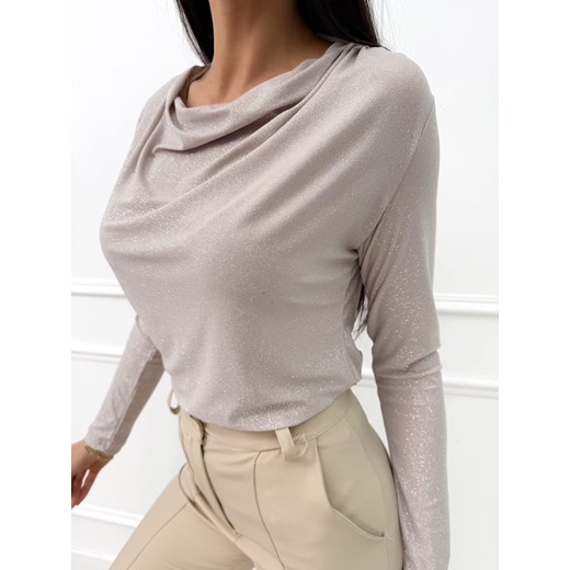Beżowa Połyskująca Bluzka z Lejącym Dekoltem ze sklepu ModnaKiecka.pl w kategorii Bluzki damskie - zdjęcie 187387665