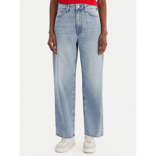 Calvin Klein Jeans Jeansy Eu Barrel LV047E628G Niebieski Regular Fit ze sklepu MODIVO w kategorii Jeansy damskie - zdjęcie 187388465