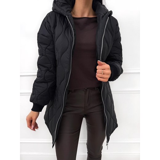 Czarna Pikowana Kurtka z Kapturem ze sklepu ModnaKiecka.pl w kategorii Kurtki damskie - zdjęcie 187389797