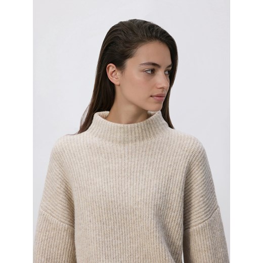 Reserved - Sweter z bufiastymi rękawami - beżowy Reserved L Reserved