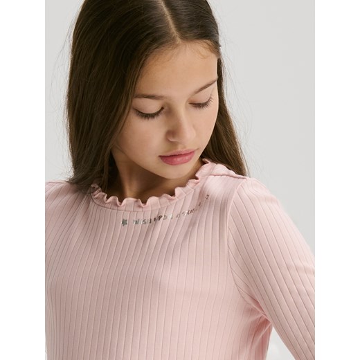 Reserved - Prążkowana koszulka - pastelowy róż ze sklepu Reserved w kategorii Bluzki dziewczęce - zdjęcie 187395055
