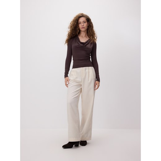 Reserved - Bluzka z wiskozą - ciemnobrązowy ze sklepu Reserved w kategorii Bluzki damskie - zdjęcie 187395486