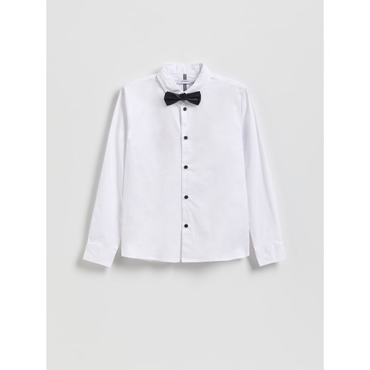 Reserved - Elegancka koszula z muchą - biały ze sklepu Reserved w kategorii Koszule chłopięce - zdjęcie 187395727