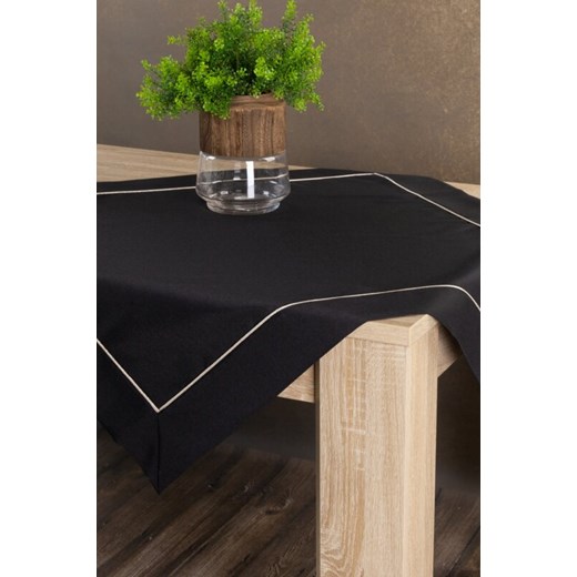 OBRUS MADELE 85 X 85 CM CZARNY ze sklepu lenaodniemowlakadoszkolniaka.pl w kategorii Obrusy i bieżniki - zdjęcie 187462578