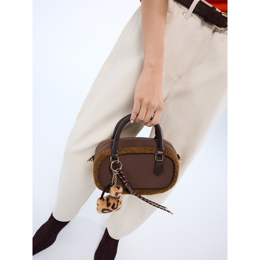 Mohito - Torebka z brelokiem - brązowy ze sklepu Mohito w kategorii Kuferki - zdjęcie 187472286