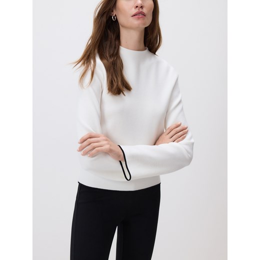 Reserved - Sweter z kontrastową lamówką - złamana biel ze sklepu Reserved w kategorii Swetry damskie - zdjęcie 187472608