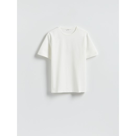 Reserved - Gładki t-shirt regular fit - złamana biel ze sklepu Reserved w kategorii T-shirty męskie - zdjęcie 187474069