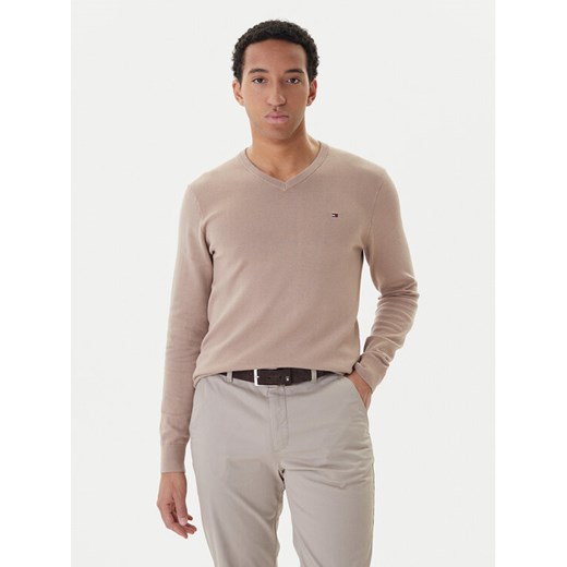 Tommy Hilfiger Sweter Essential MW0MW14745 Beżowy Regular Fit ze sklepu MODIVO w kategorii Swetry męskie - zdjęcie 187481275