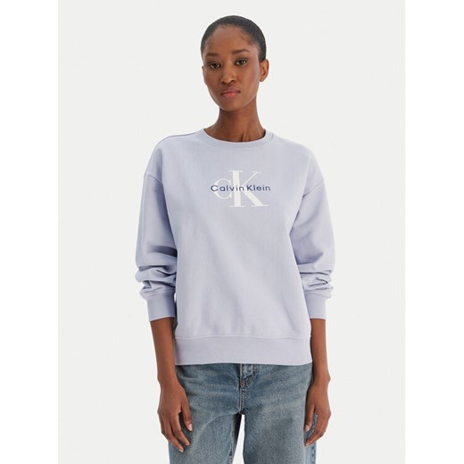 Calvin Klein Jeans Bluza Monologo LV047B234G Fioletowy Regular Fit ze sklepu MODIVO w kategorii Bluzy damskie - zdjęcie 187481299