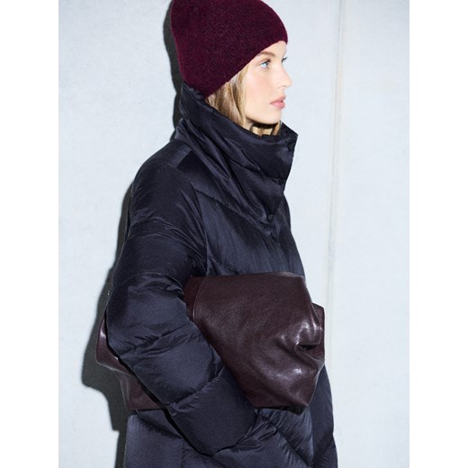 Mohito - Bordowa czapka z wełną - kasztanowy ze sklepu Mohito w kategorii Czapki zimowe damskie - zdjęcie 187483627