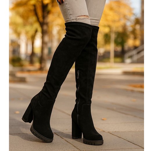 Czarne ocieplane kozaki muszkieterki na słupku /F4-1 18436 T682/ ze sklepu Pantofelek24.pl w kategorii Kozaki damskie - zdjęcie 187483868