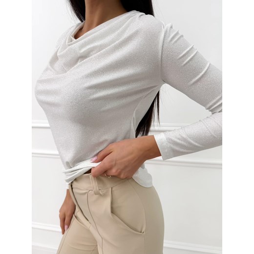 Kremowa Połyskująca Bluzka z Lejącym Dekoltem Modnakiecka.pl 42 ModnaKiecka.pl