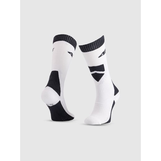 Chłopięce skarpetki narciarskie 4F 4FJWAW25UFSOM224 - białe ze sklepu Sportstylestory.com w kategorii Skarpetki dziecięce - zdjęcie 187490197