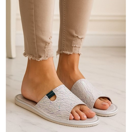 Odkryte kapcie damskie Srebrne /B3-1 17647 S165/ ze sklepu Pantofelek24.pl w kategorii Klapki damskie - zdjęcie 187494717