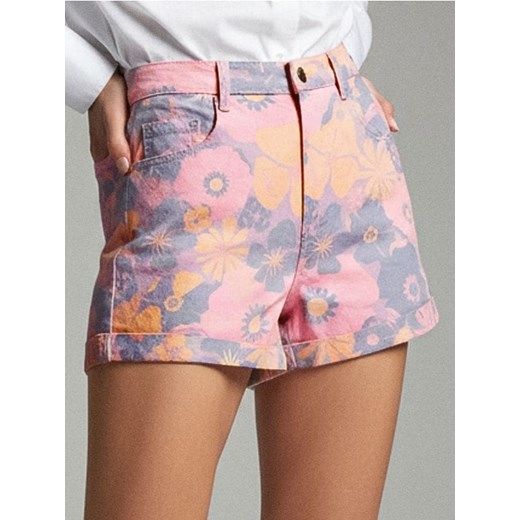 Sinsay - Szorty w kwiaty - wielobarwny ze sklepu Sinsay w kategorii Szorty - zdjęcie 187500487