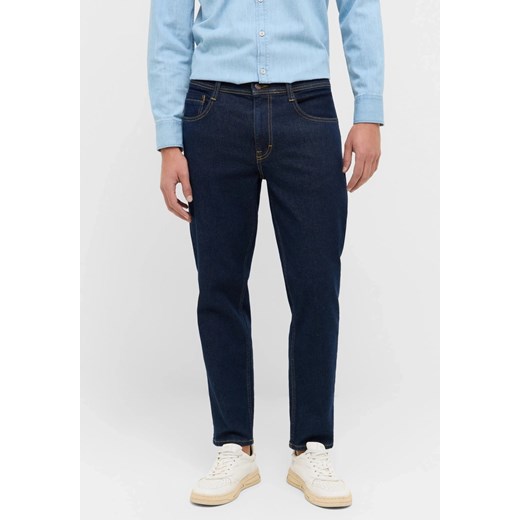 Męskie Spodnie jeansowe Mustang Style Denver Tapered Denim Blue 1016808 5000 940 ze sklepu YouNeedit.pl w kategorii Jeansy męskie - zdjęcie 187503628