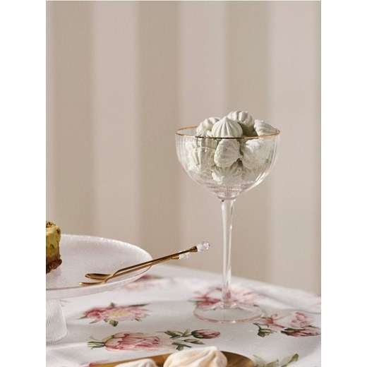 Sinsay - Ryflowany kieliszek koktajlowy ze złoconym brzegiem - biały ze sklepu Sinsay w kategorii Kieliszki - zdjęcie 187508258