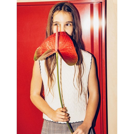 Reserved - Dzianinowa kamizelka z domieszką wełny - złamana biel ze sklepu Reserved w kategorii Kamizelki dziewczęce - zdjęcie 187508646