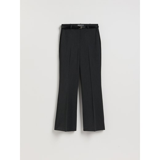 Reserved - Spodnie flare z paskiem - jasnoszary ze sklepu Reserved w kategorii Spodnie damskie - zdjęcie 187511875