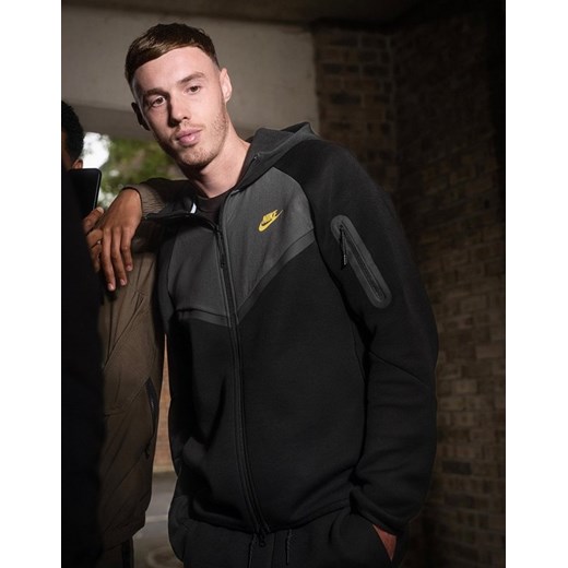 NIKE BLUZA Z KAPTUREM M NK TCH MIX WR HOODIE ze sklepu JD Sports  w kategorii Bluzy męskie - zdjęcie 187518598