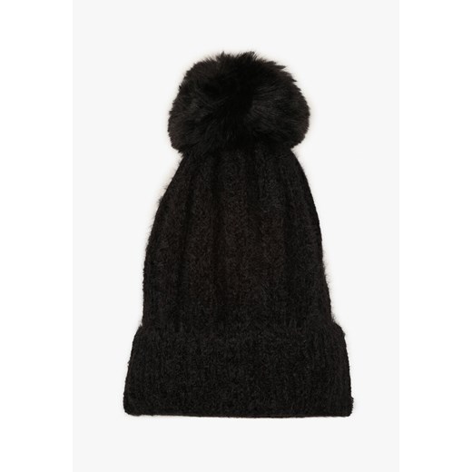 Czarna Czapka z Prążkowanego Materiału z Pomponem Vamieska ONE SIZE born2be.pl