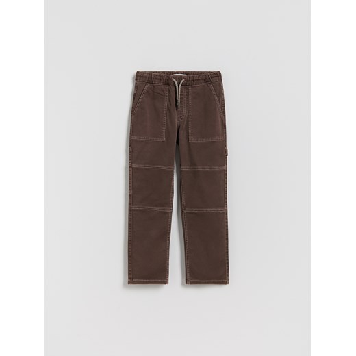 Reserved - Bawełniane spodnie z przeszyciami - ciemnobrązowy ze sklepu Reserved w kategorii Spodnie chłopięce - zdjęcie 187522646