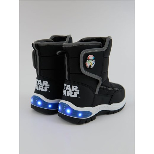 Sinsay - Ocieplane śniegowce ze świecącą podeszwą Star Wars - czarny ze sklepu Sinsay w kategorii Buty zimowe dziecięce - zdjęcie 187523439