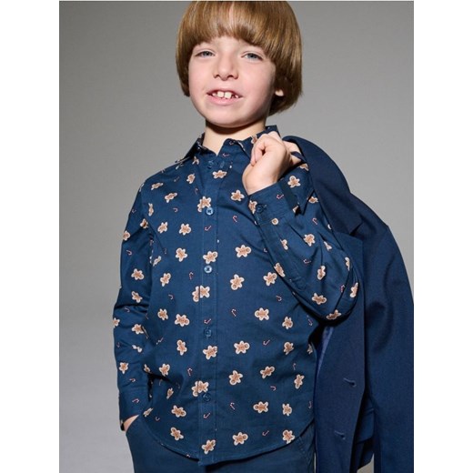 Sinsay - Bawełniana koszula ze świątecznym wzorem - granatowy ze sklepu Sinsay w kategorii Koszule chłopięce - zdjęcie 187523489