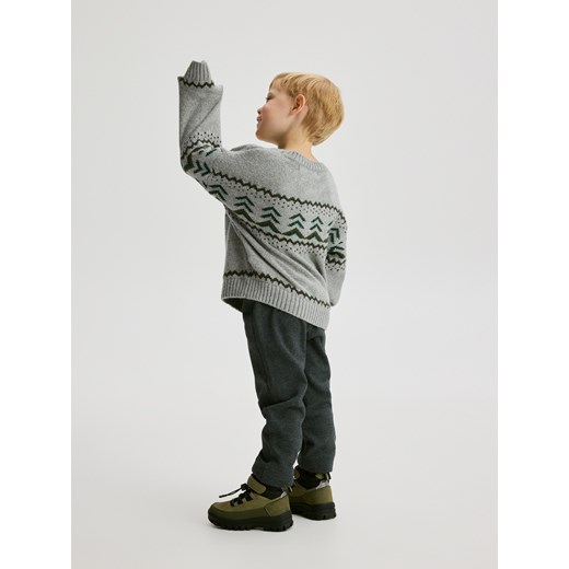 Reserved - Żakardowy sweter - jasnoszary ze sklepu Reserved w kategorii Swetry chłopięce - zdjęcie 187527677