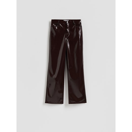Reserved - Spodnie z imitacji skóry - burgundowy ze sklepu Reserved w kategorii Spodnie damskie - zdjęcie 187527735