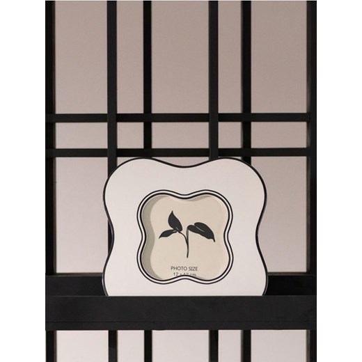 Sinsay - Ramka ozdobna w nietypowym kształcie - kremowy ze sklepu Sinsay w kategorii Ramki na zdjęcia - zdjęcie 187530165