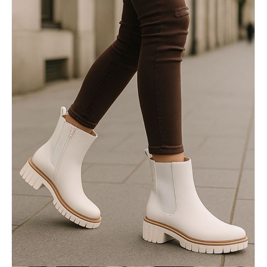Białe wysokie botki sztyblety na platformie /D9-1 18217 T212/ ze sklepu Pantofelek24.pl w kategorii Botki - zdjęcie 187531139