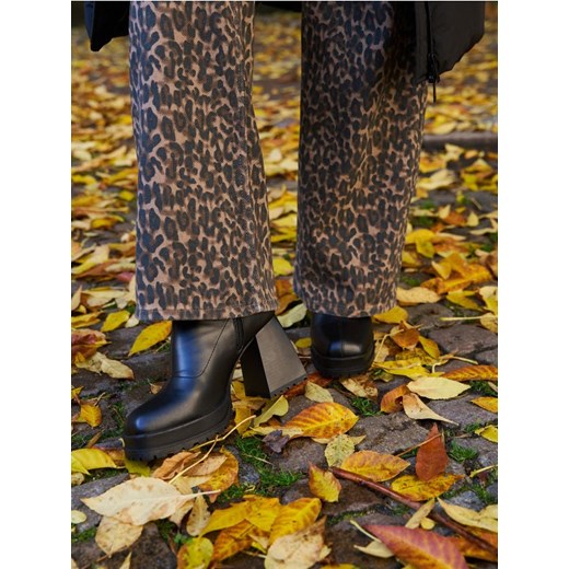 Sinsay - Botki z imitacji skóry - czarny ze sklepu Sinsay w kategorii Botki - zdjęcie 187535908