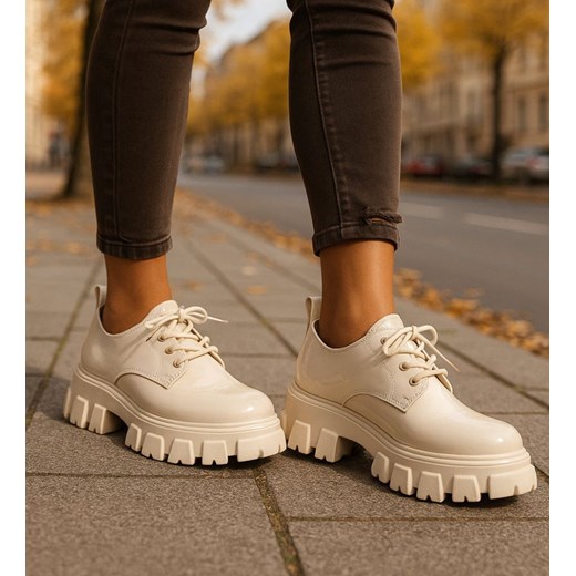 Beżowe półbuty loafersy na platformie /C4-3 12734 T690/ ze sklepu Pantofelek24.pl w kategorii Półbuty damskie - zdjęcie 187537737