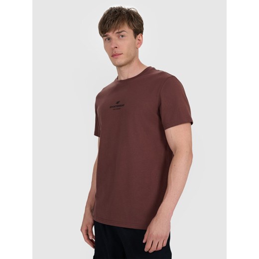Męski t-shirt z nadrukiem 4F 4FWAW25TTSHM2961 - brązowy ze sklepu Sportstylestory.com w kategorii T-shirty męskie - zdjęcie 187538245