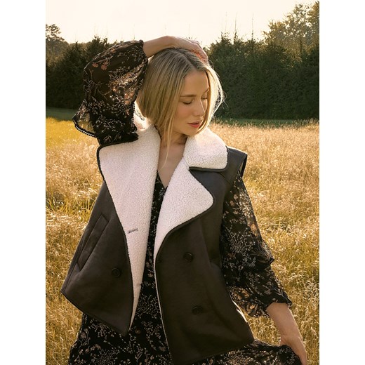 Reserved - Kamizelka z kożuchem - ciemnobrązowy Reserved S okazja Reserved