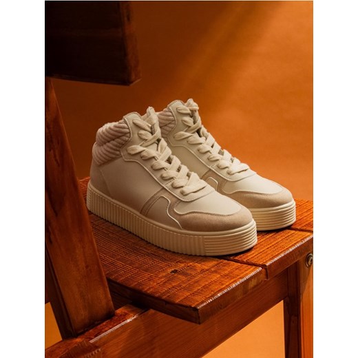 Sinsay - Sneakersy z imitacji skóry - beżowy ze sklepu Sinsay w kategorii Buty sportowe damskie - zdjęcie 187555686