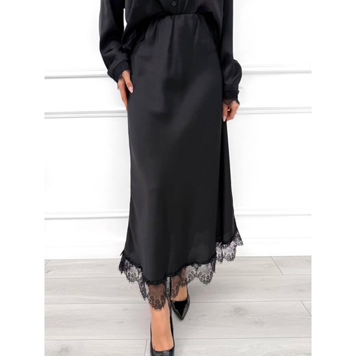 Czarna Satynowa Spódnica z Koronką ze sklepu ModnaKiecka.pl w kategorii Spódnice - zdjęcie 187556007