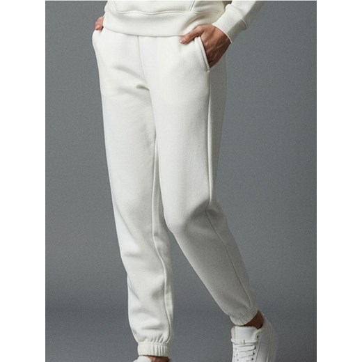 Sinsay - Spodnie dresowe jogger - kremowy ze sklepu Sinsay w kategorii Spodnie damskie - zdjęcie 187559286