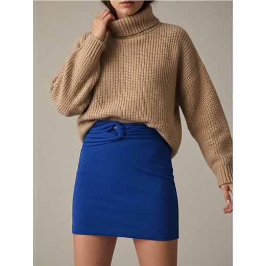 Sinsay - Dopasowana spódnica mini z wycięciem i marszczeniem w talii - niebieski ze sklepu Sinsay w kategorii Spódnice - zdjęcie 187559295