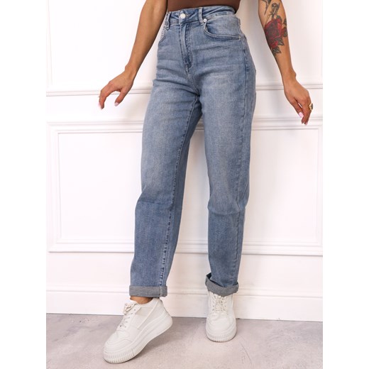 SPODNIE JEANSOWE MOM FIT Z WYSOKIM STANEM- NIEBIESKIE ze sklepu olika.com.pl w kategorii Jeansy damskie - zdjęcie 187563428