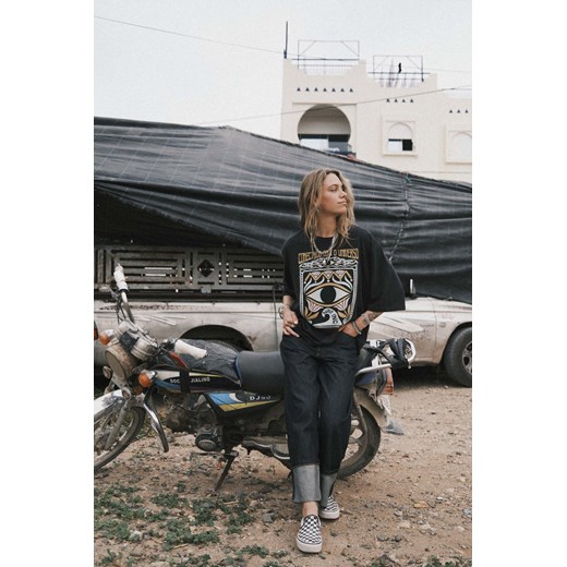 Conectado Box Tee - Acid Black ze sklepu Surf Inc w kategorii Bluzki damskie - zdjęcie 187566409