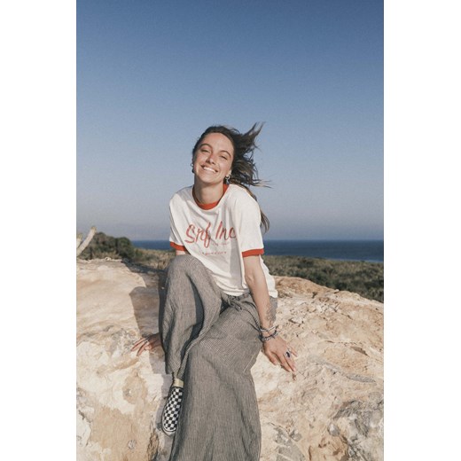 Retro Tee - Super Natural ze sklepu Surf Inc w kategorii Bluzki damskie - zdjęcie 187566487