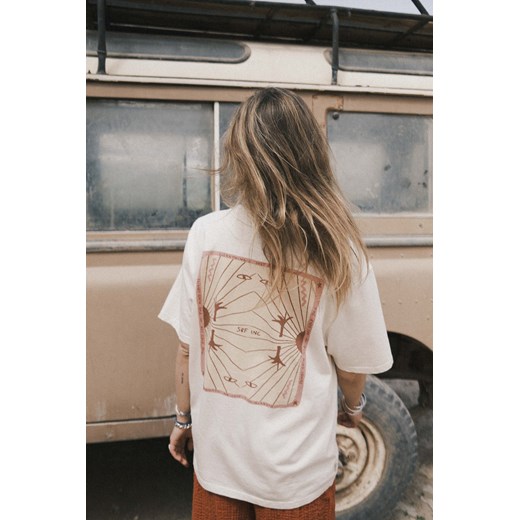 Just Illusion Tee - Super Natural ze sklepu Surf Inc w kategorii Bluzki damskie - zdjęcie 187566598