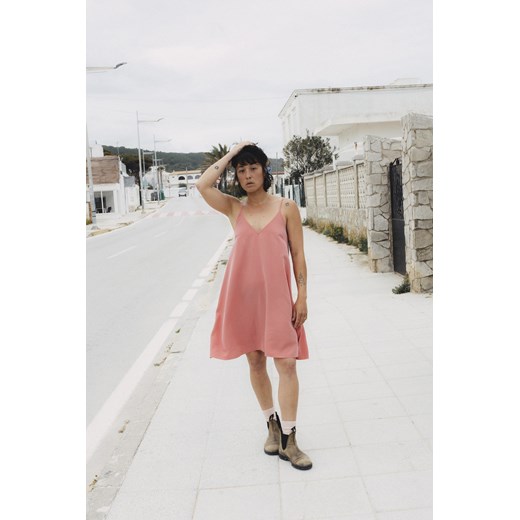 Ethereal Dress - Deep Pink ze sklepu Surf Inc w kategorii Sukienki - zdjęcie 187567986