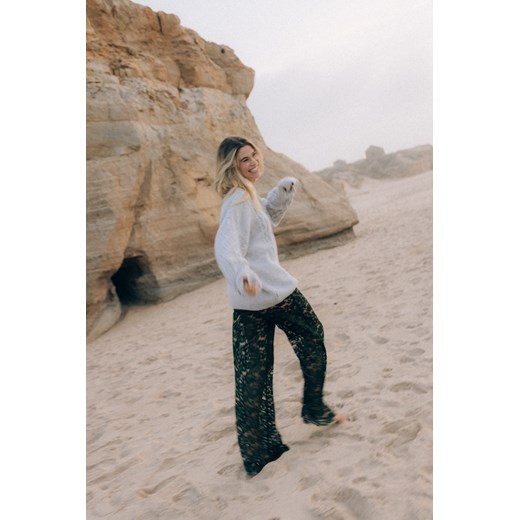 Sheer Lace Pants - Green Queen ze sklepu Surf Inc w kategorii Spodnie damskie - zdjęcie 187568729