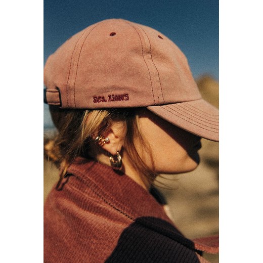 Sea Lions Cap - Indian Pink ze sklepu Surf Inc w kategorii Czapki z daszkiem damskie - zdjęcie 187569489