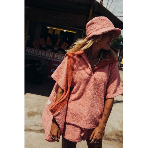 Frotte Polo Tee - Flamingo Pink ze sklepu Surf Inc w kategorii Bluzki damskie - zdjęcie 187570878
