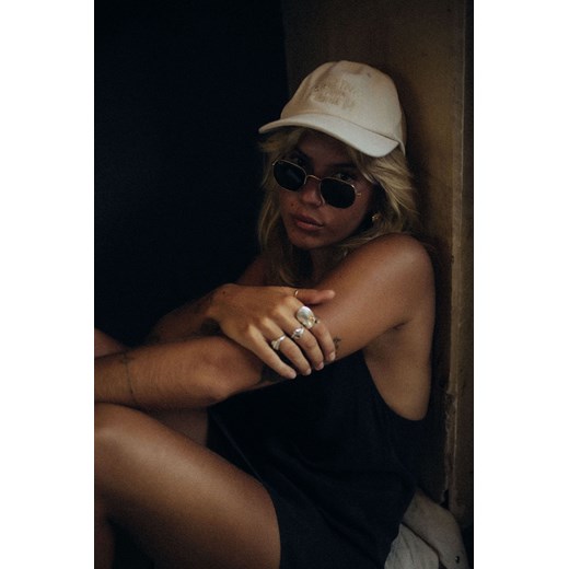 Wine & Surf Cap - Vintage White & Carmel ze sklepu Surf Inc w kategorii Czapki z daszkiem damskie - zdjęcie 187570888